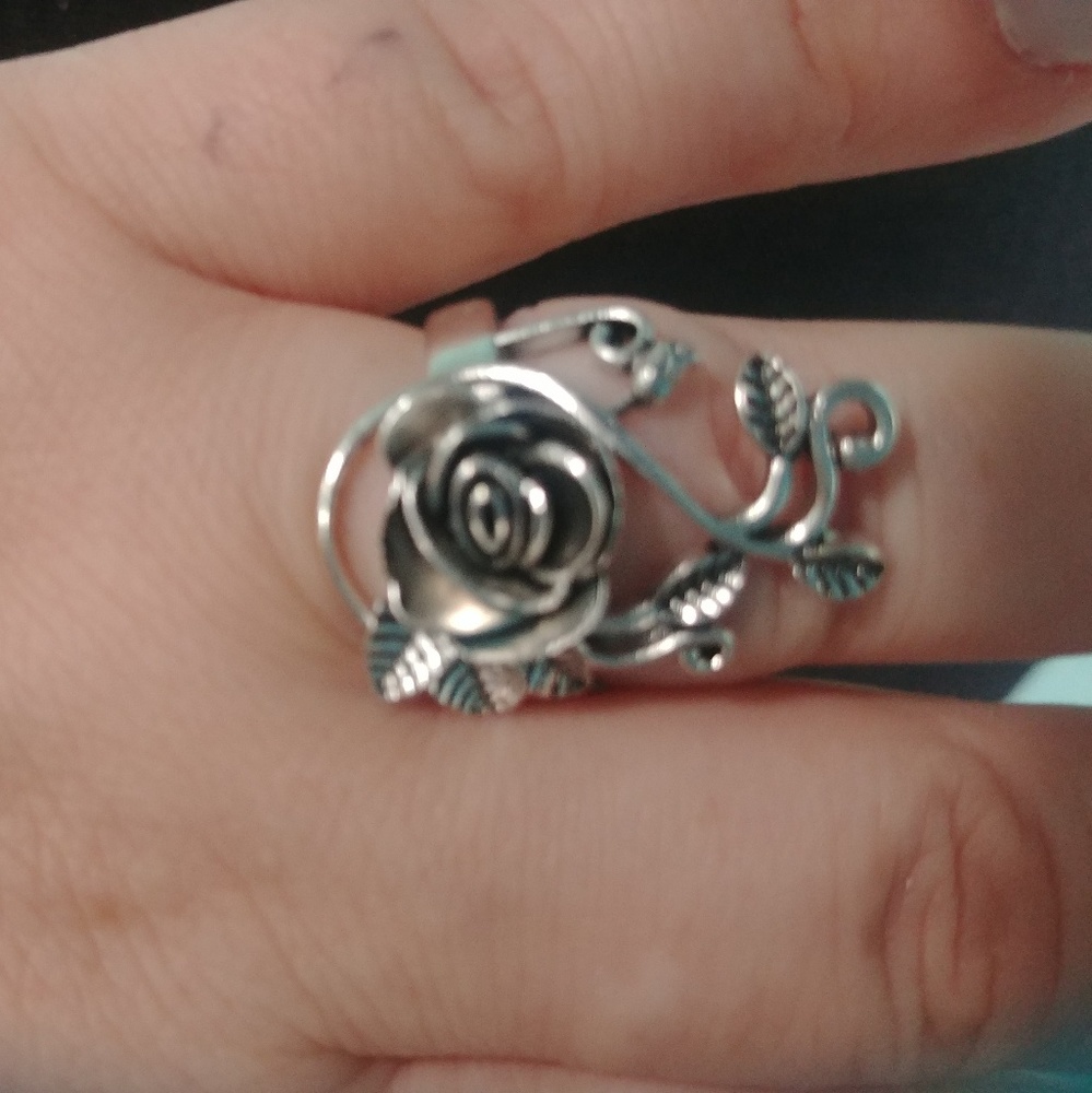 Beautiful sterling silver Rose Ring size 7 & 8 New